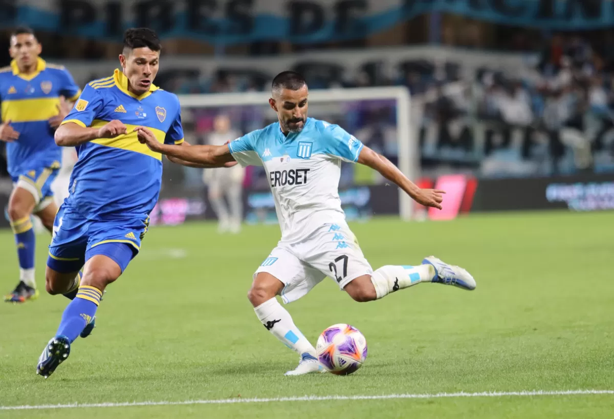 Sobre la hora y con un polémico penal, Racing se consagró campeón de la Supercopa Internacional