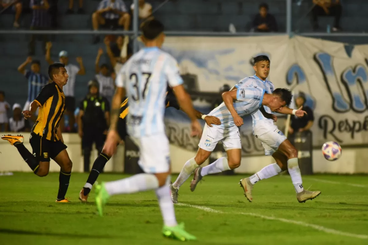 Atlético Tucumán venció cómodo en el último amistoso del verano