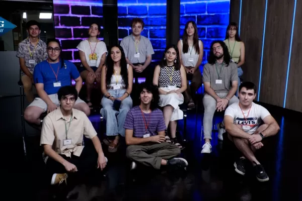 Jóvenes estudiantes opinan sobre un asunto omnipresente en nuestras vidas: la política