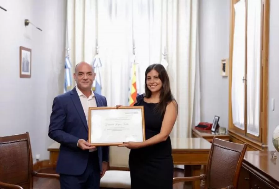 Juan Pablo Lichtmajer, distinguió como Orgullo Tucumano a la abogada Daniela López Testa