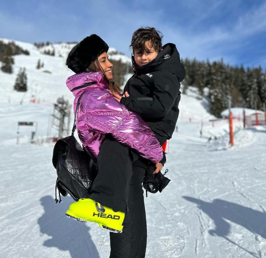 Anto Roccuzzo junto a Ciro en la nieve