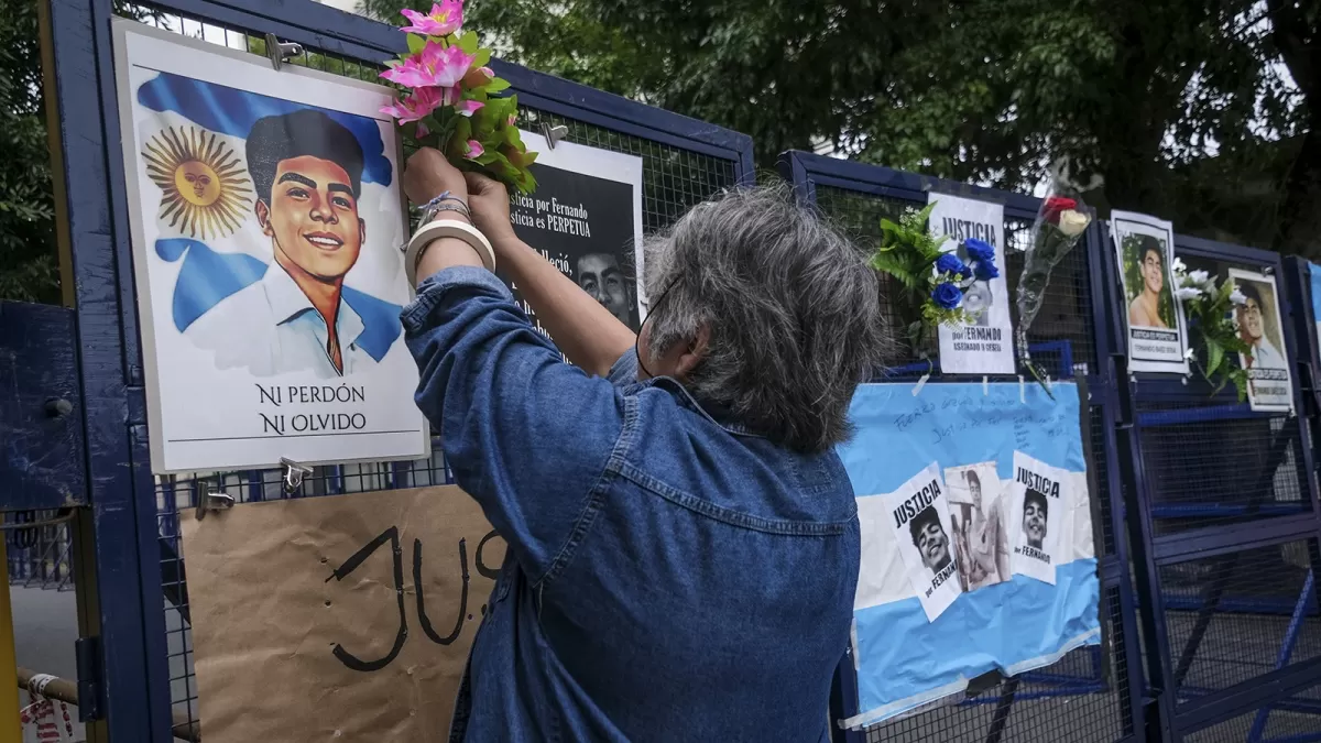 Afuera de los Tribunales de Dolores. Telam