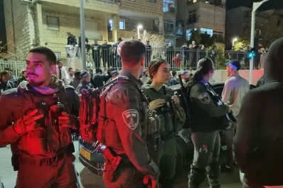 Tensión en Israel: al menos siete muertos en un ataque terrorista en una sinagoga