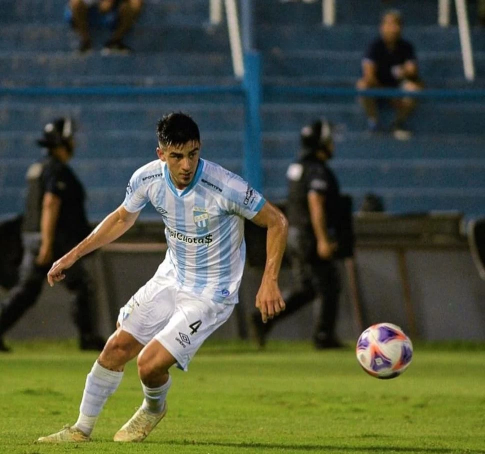 JUGARÁ DESDE EL ARRANQUE. La lesión de Agustín Lagos le dio la posibilidad a Hernán de La Fuente (foto) de ser titular el domingo, ante Boca. 