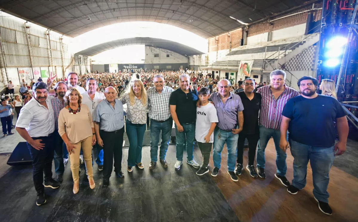 CALENTANDO MOTORES. Chahla participó de un acto en la capital de la provincia. 