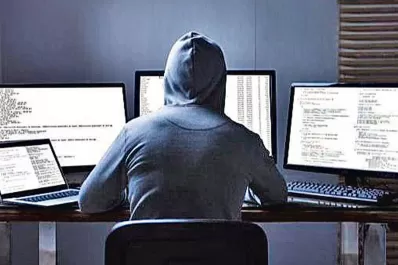 Tres detenidos fueron víctimas de una estafa virtual