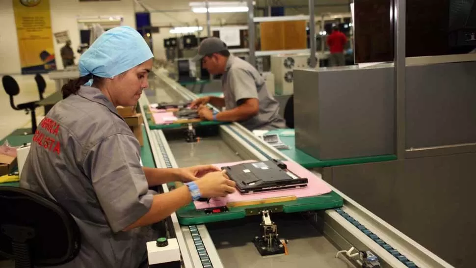 Las fábricas PyMEs cerraron 2022 con una leve mejora, según estimaciones privadas
