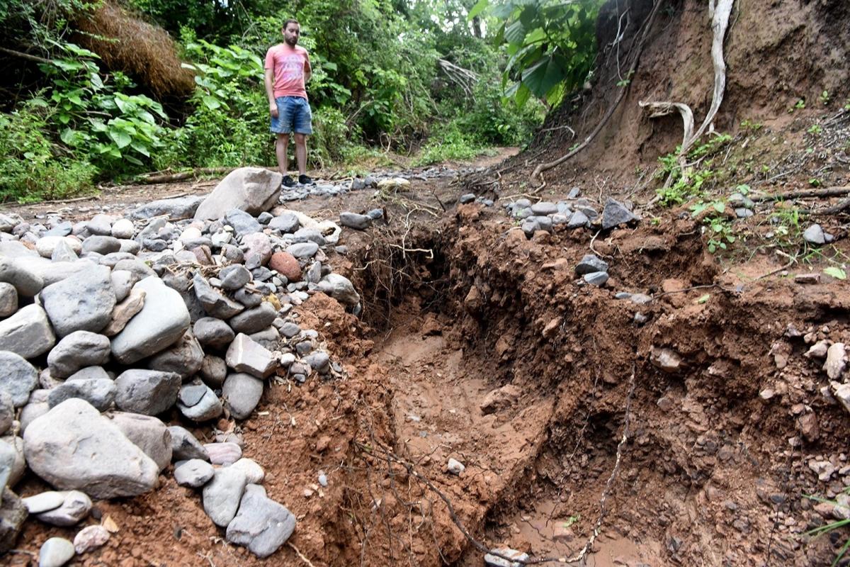 EL ZANJÓN. La zona por la que pasa el agua que sale de la presa N°3.