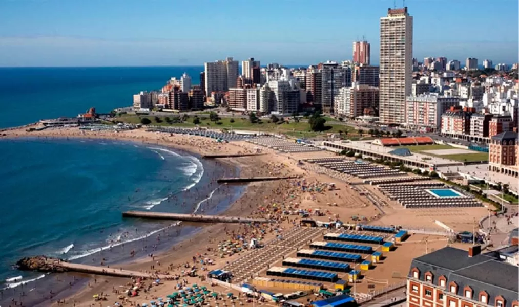 Vacaciones 2023: ¿conviene viajar a la costa en febrero?