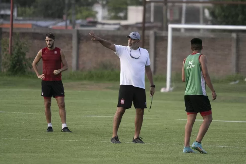 A LA ESPERA. Delfino confía en que en las próximas horas se reactive el mercado de pases para San Martín. Mientras tanto, trabaja el equipo para el debut del viernes, en “La Docta”.  