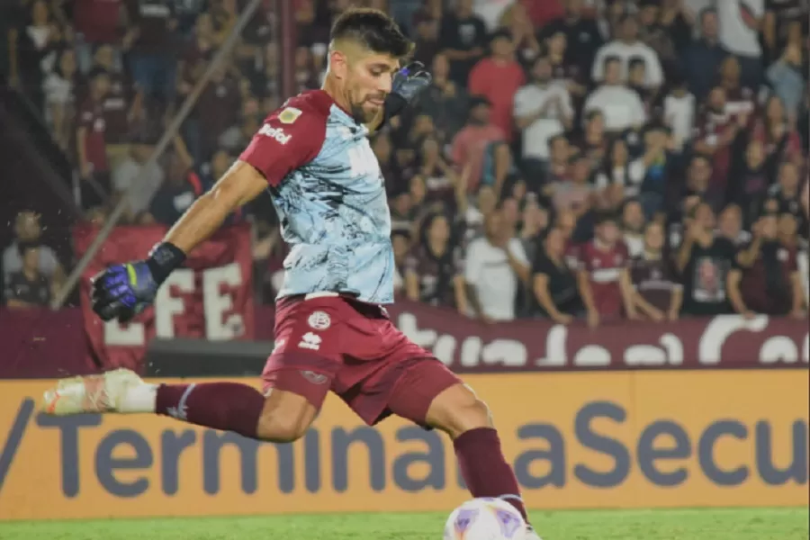 FIGURA. El tucumano Leandro Díaz es el goleador de Lanús. 