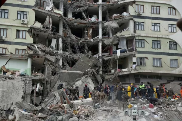 Turquía: dos temblores consecutivos fueron la causa de la destrucción