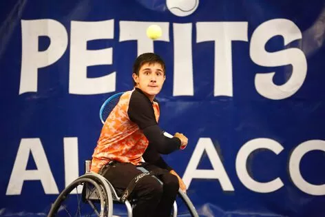 EN ACCIÓN. Lazarte prepara la devolución de revés. Demostró un alto nivel. 