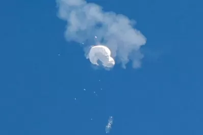 Estados Unidos derribó un objeto cilíndrico no identificado sobre Canadá