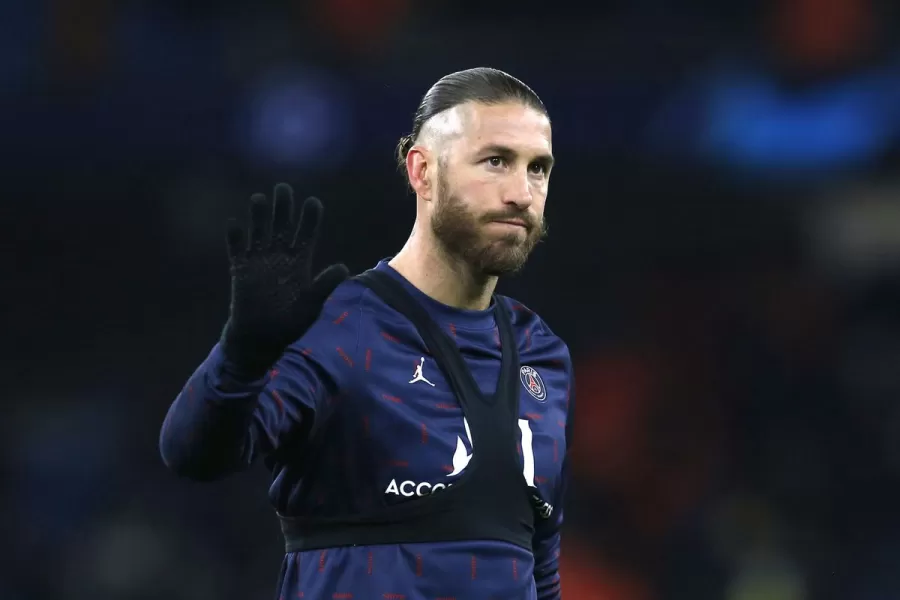 El jugador Sergio Ramos explotó de bronca contra un fotógrafo tras la derrota del PSG