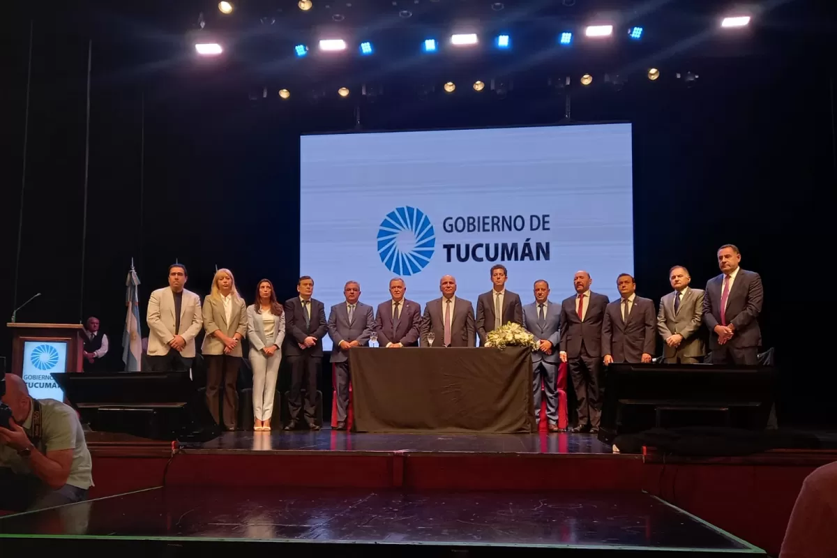 DE NUEVO EN LA GOBERNACIÓN. Manzur reasumió en un acto en el Mercedes Sosa, junto a funcionarios nacionales y provinciales. Foto de LA GACETA / Por Analía Jaramillo