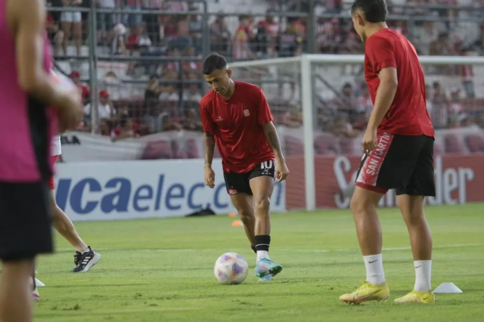 LA PELOTA SIEMPRE AL “10”. En las dos primeras fechas Andrada mostró que puede transformarse en un jugador clave para generar desequilibrio por las bandas.  