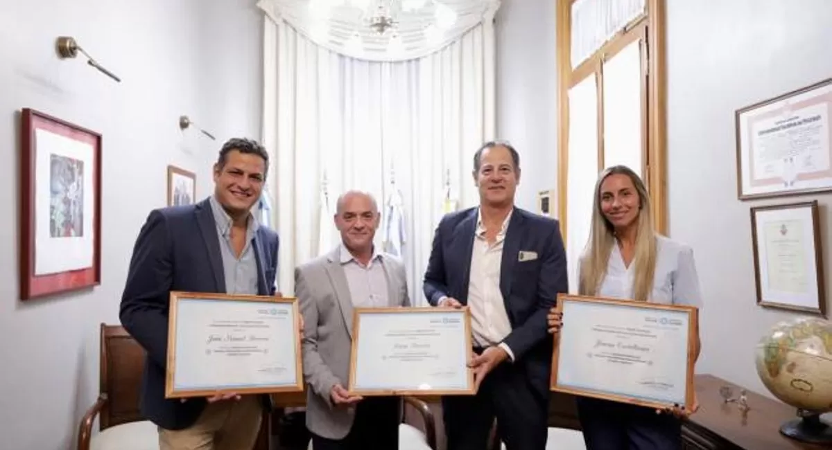 RECONOCIMIENTO. Juan Manuel, Lucas y Jimena presentaron un técnica para la reconstrucción de ligamentos en un congreso internacional. FOTO TOMADA DE COMUNICACIONTUCUMAN.GOB.AR