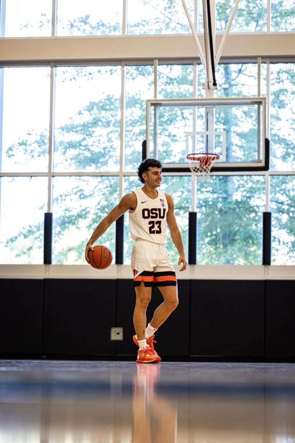 EL SALTO A LA NCAA. Felipe Palazzo con la camiseta de Oregon State. 