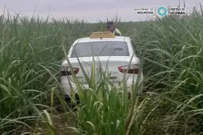 Roban un taxi: hallaron el vehículo abandonado en un campo