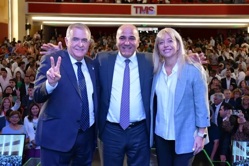  Osvaldo Jaldo, Juan Manzur y Rossana Chahla.