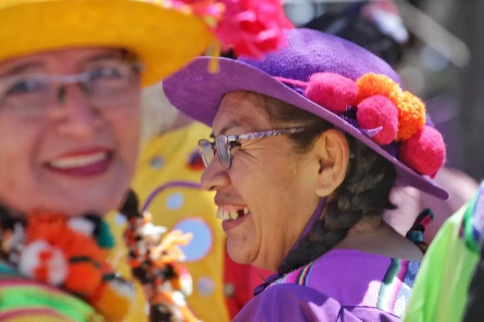 TENDENCIA. Los colores fueron protagonistas en la fiesta.  Ente Tucumán Turismo  / fotos Gerardo Iratchet  