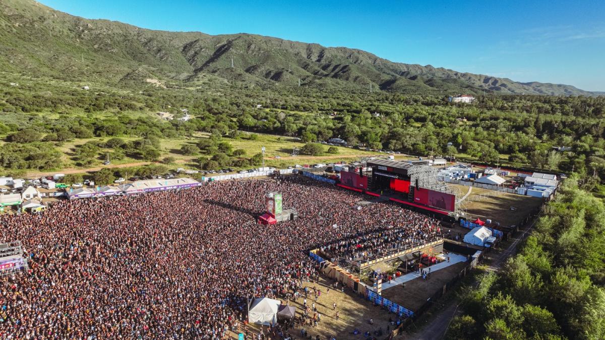 Una marea de gente disfrutó del Cosquín Rock 2023 