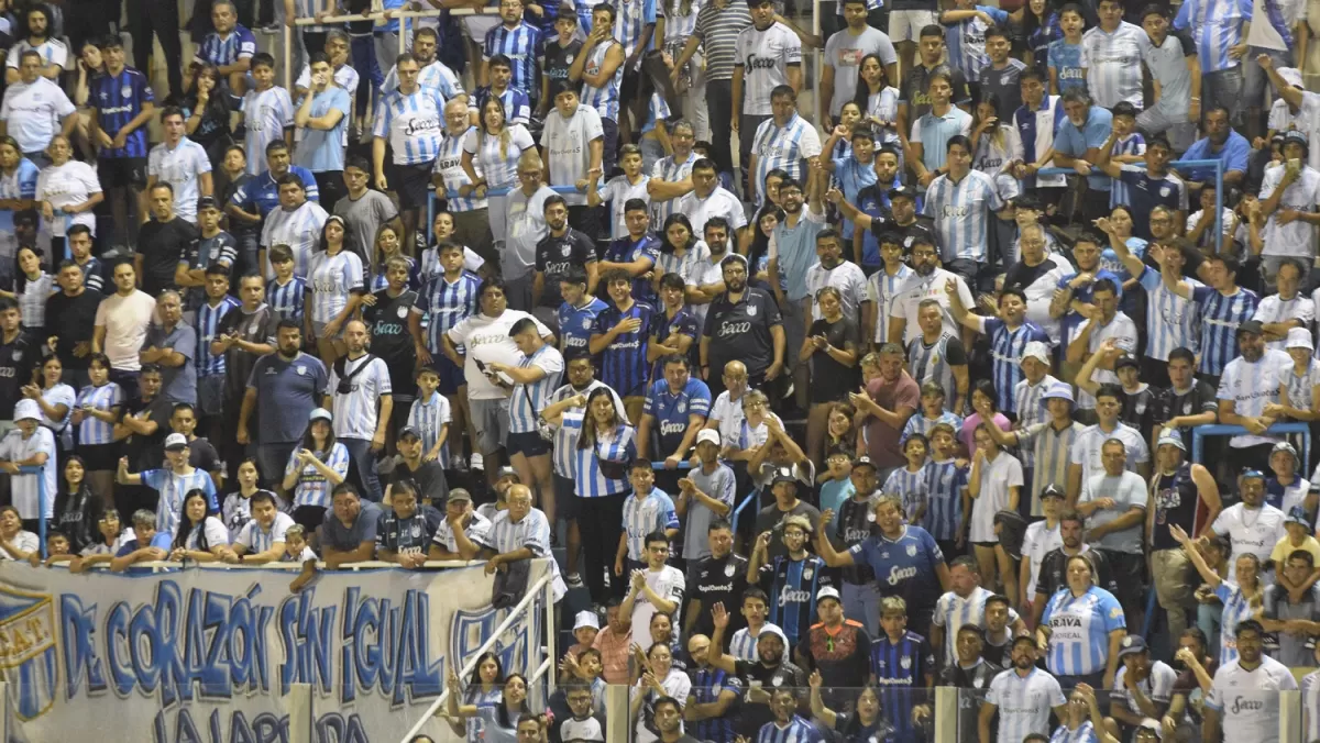 Atlético Tucumán aplicará el derecho de admisión a los hinchas que arrojen objetos al campo de juego