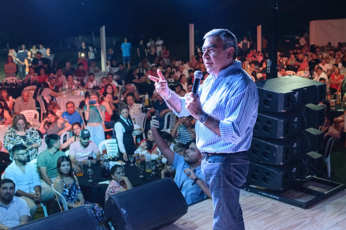 EN CAMPAÑA. Germán Alfaro, en uno de los recorridos con miras a su postulación como gobernador por JxC. Foto de Twitter @AlfaroGerman