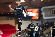 Palacios marcó un golazo y fue clave para que Leverkussen se meta en los octavos de final de la Europa League