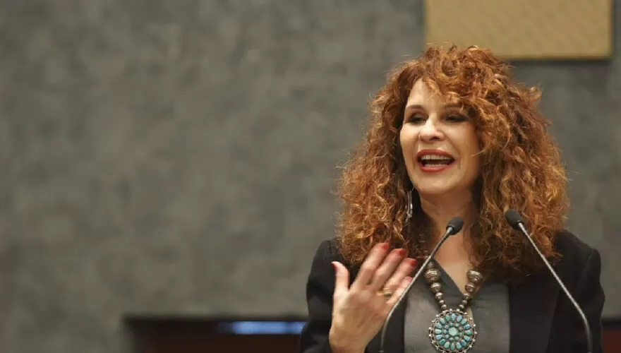 TIJERA. La escritora Gioconda Belli señaló que su pasaporte es un papel que no le otorga nacionalidad.   