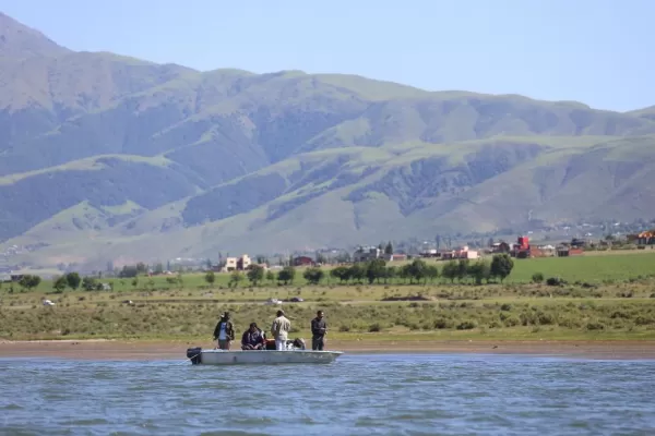 Se levanta la veda de pesca en el dique La Angostura