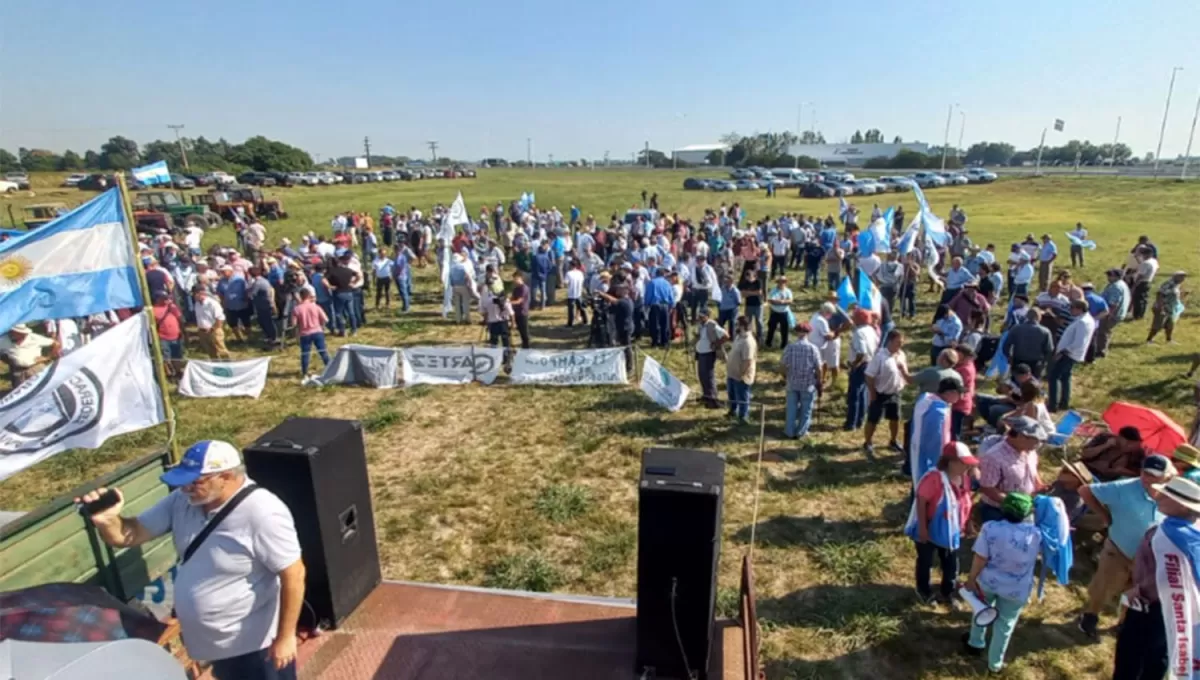 PROTESTA. La Federación Agraria pidieron mejoras para el sector que padece una grave sequía..