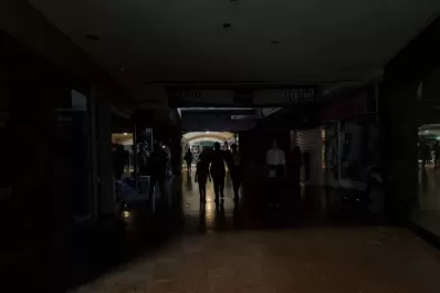 Un corte de electricidad afectó la capital, Yerba Buena y otras localidades del Gran Tucumán