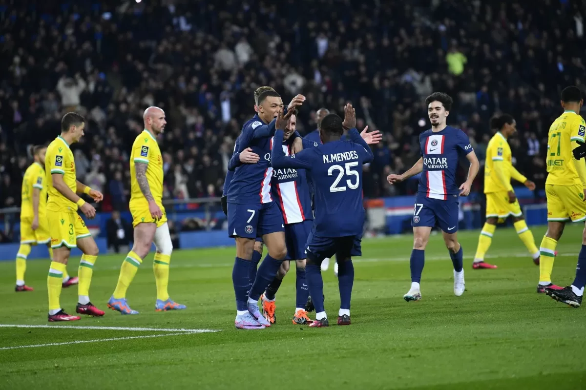 LIGA DE FRANCIA. Messi y Mbappé anotaron en la victoria del PSG ante Nantes. Foto tomada de Twitter / @PSG_espanol.