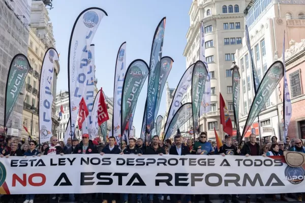 España: policías marcharon contra la reforma de seguridad que impulsa el Gobierno