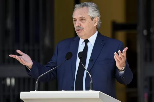 Alberto Fernández inicia una gira que incluirá el viaje a EEUU para la reunión con Joe Biden