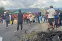 Padres autoconvocados de los valles cortan las rutas provincial 307 y nacional 40 por tercer día consecutivo