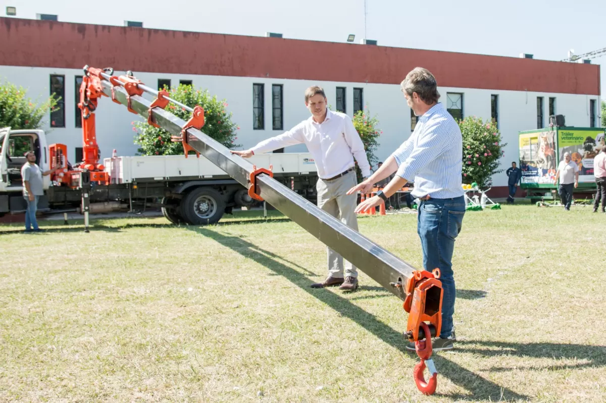 Yerba Buena cuenta con un nuevo equipamiento y maquinaria para el servicio de poda