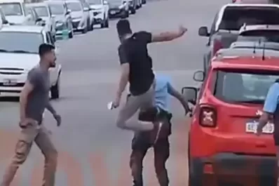 Un policía mató a su amigo por accidente y casi lo linchan