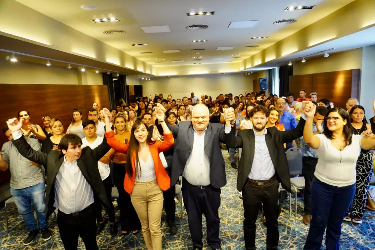 Masso presentó a José Vera como candidato a intendente por el Frente Amplio