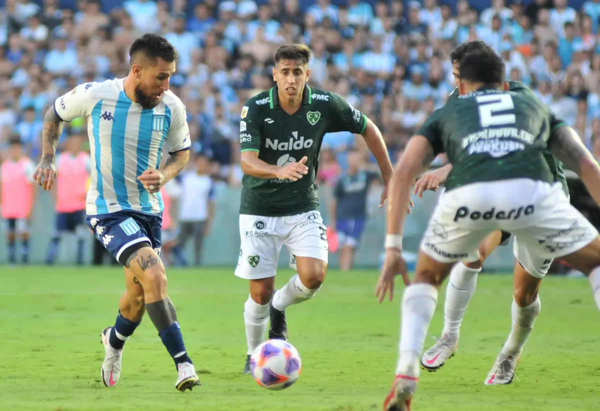 Racing venció a Sarmiento y trepó en la Liga Profesional