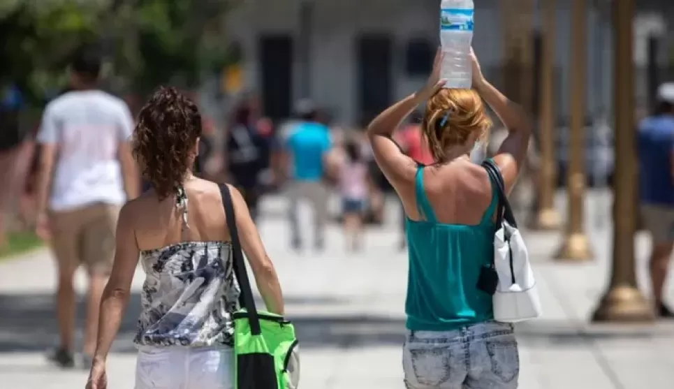 ¿Por qué hace tanto calor? Las razones que explican la inesperada y cálida ola en todo el país