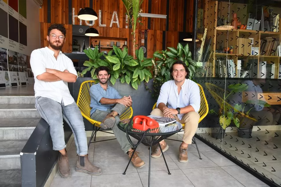 VISIONARIOS. Santiago Vittar, Diego Madrid y Daniel Tello reivindican un ejercicio de la profesión basado en el diseño, la tecnología y la juventud. 
