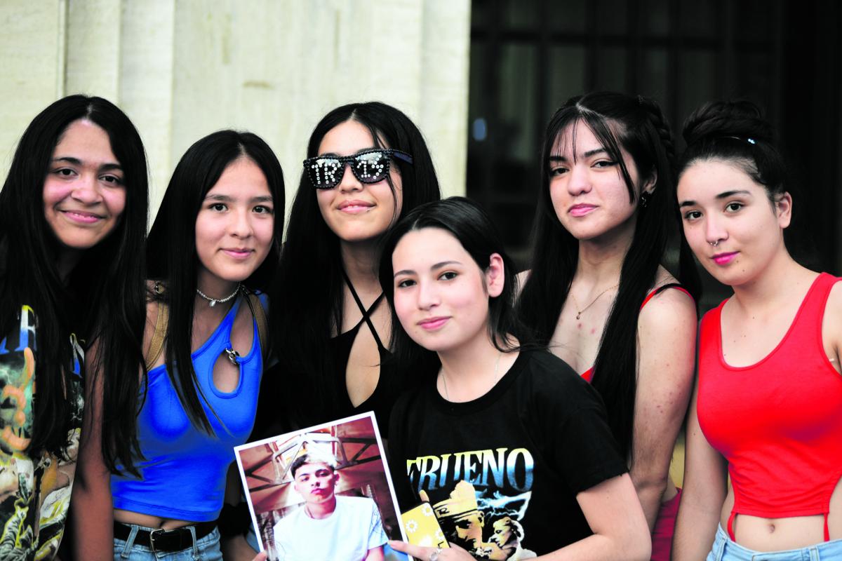 PASIÓN COMPARTIDA. Ninguna del grupo quiso perderse el gran´show.