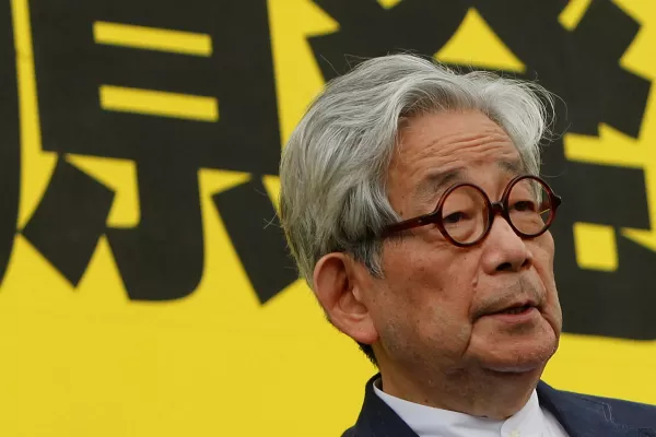 Kenzaburo Oe, Premio Nobel de Literatura, muere a los 88 años