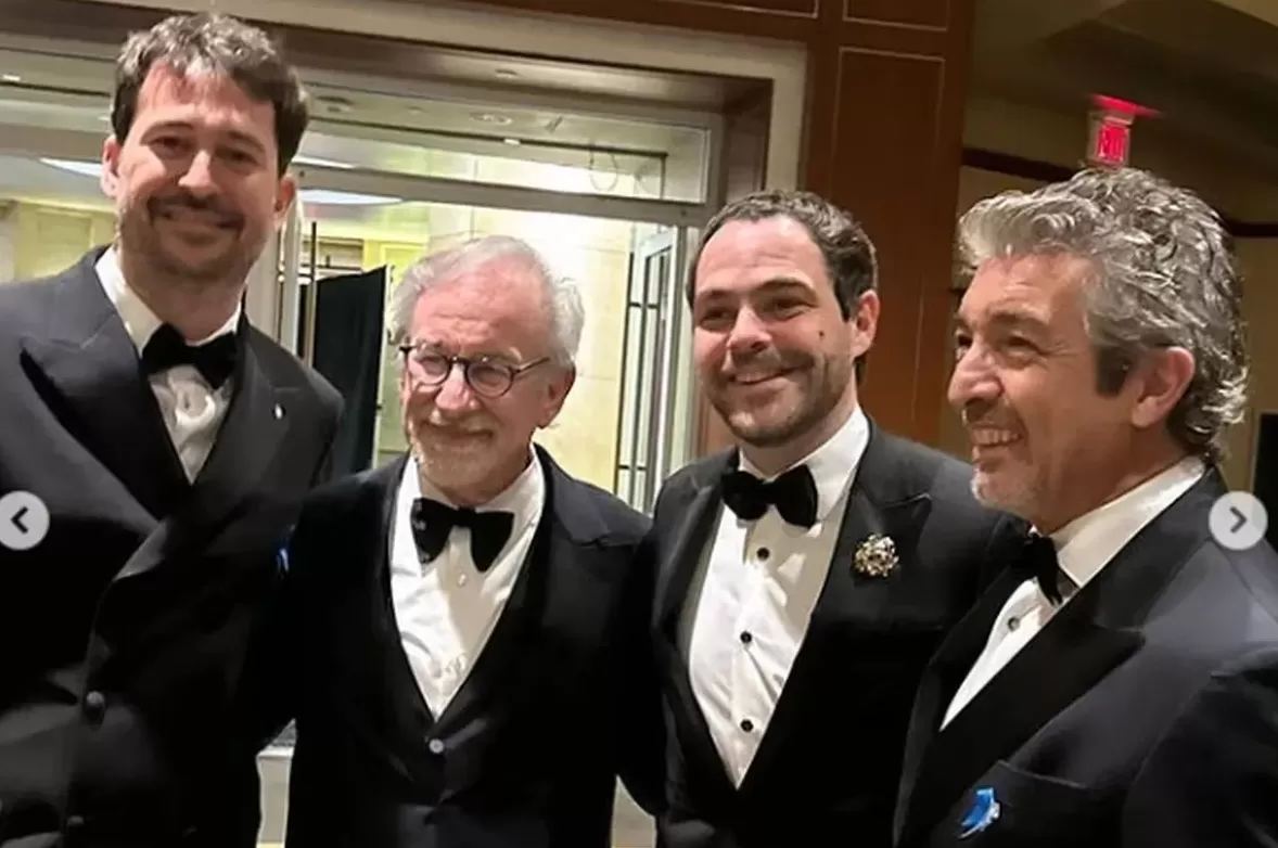 El equipo de Argentina, 1985 con Steven Spielberg en los Premios Oscar