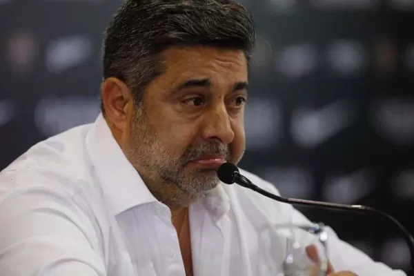 Angelici: “Riquelme miente”
