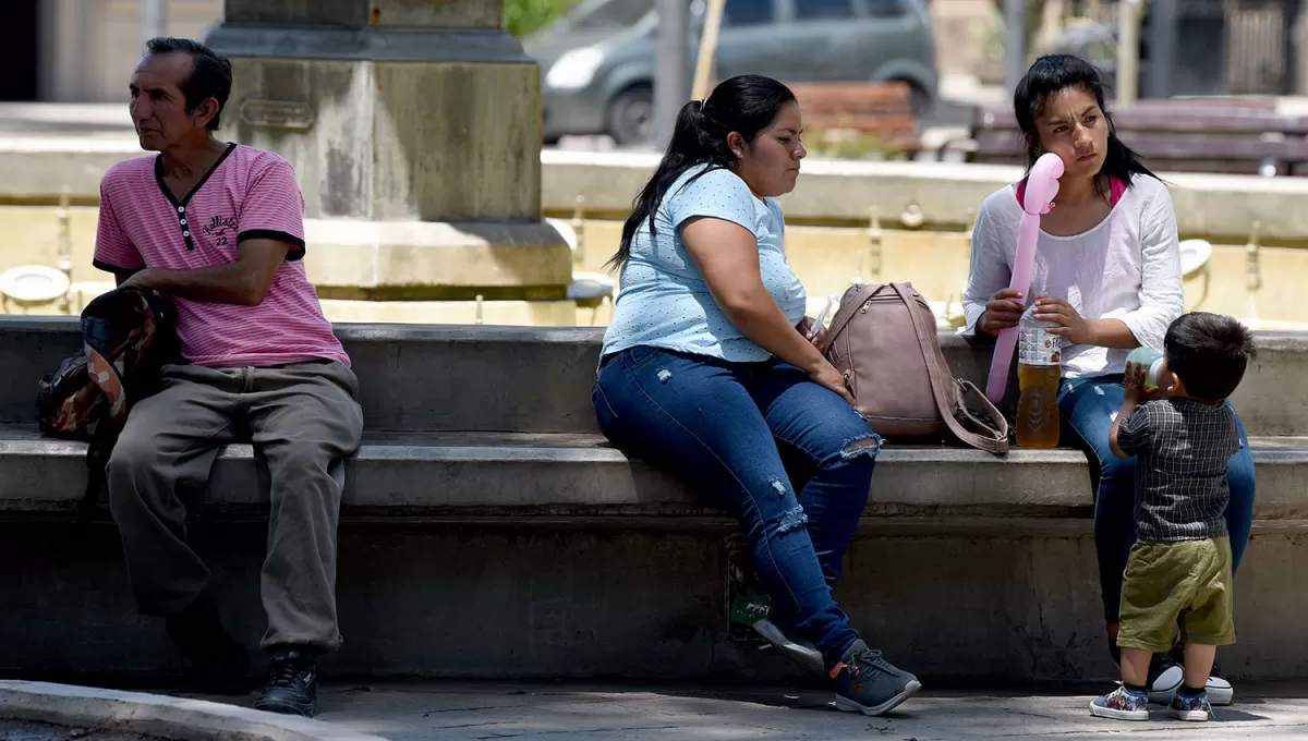 PESADO. La jornada volverá a ser calurosa y no se descartan lloviznas durante la tarde.
