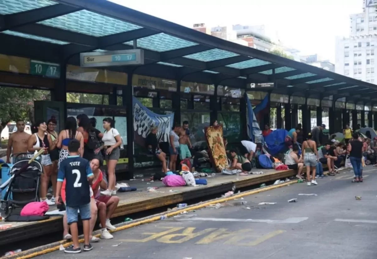 Los piqueteros, en el Metrobus de CABA.